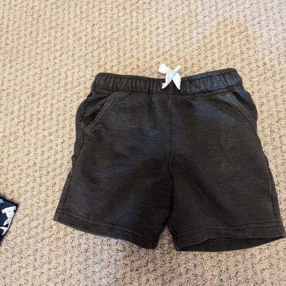 3 pairs of boys 3 t shorts - Picture 5 of 5
